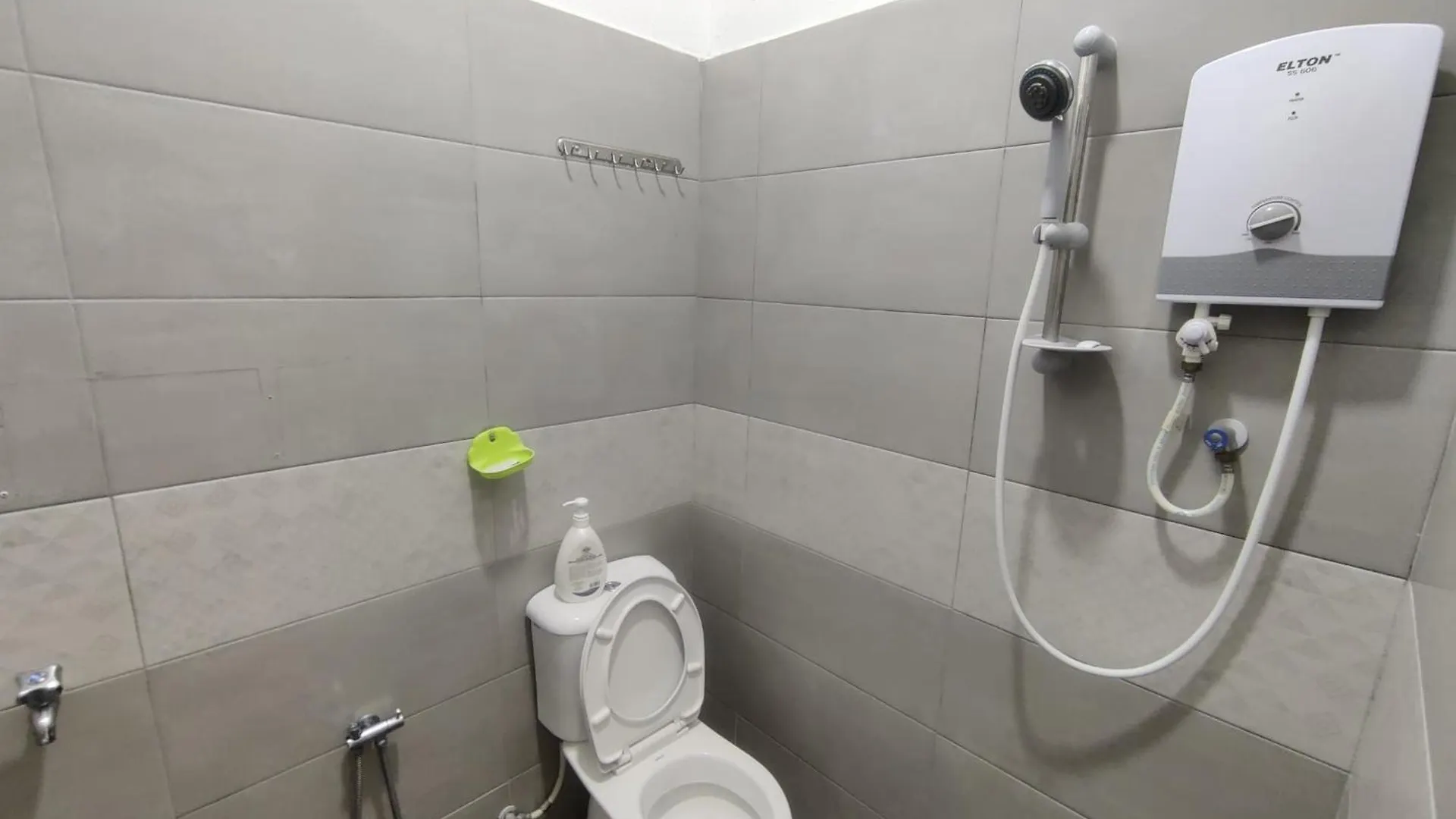 Clp Perai Homestay Near Sri Muniswarar Temple